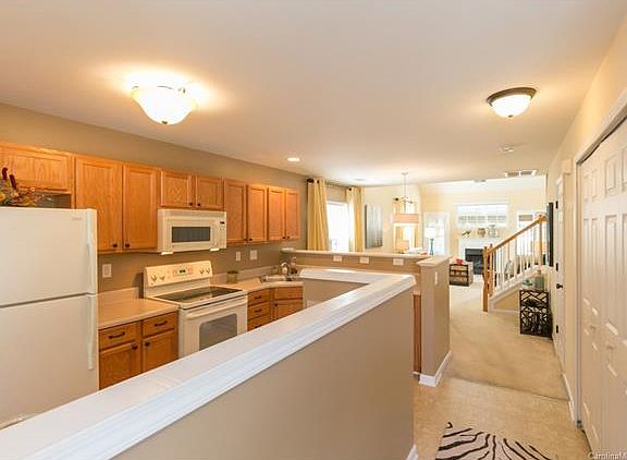 2nd image of 11424 Glaetzer Ln