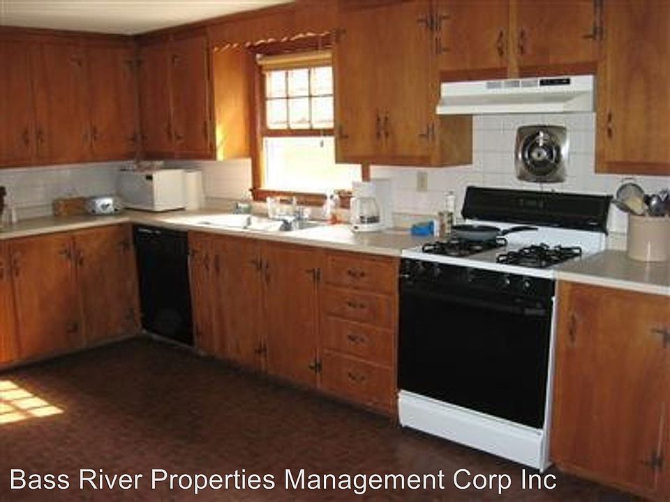 2nd image of 8 Hersey St Unit A