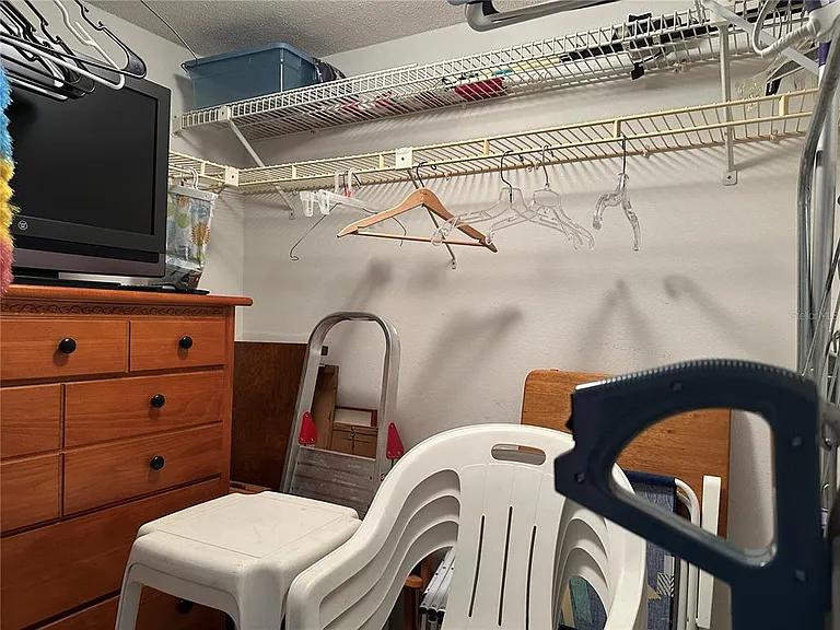 1 Key Capri #303W — Photo 27