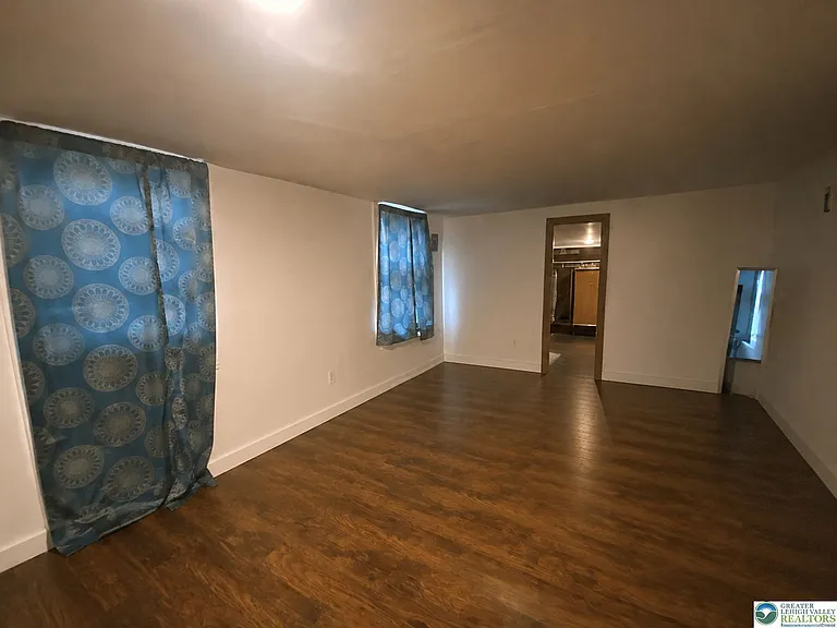 937 W Turner St — Photo 3