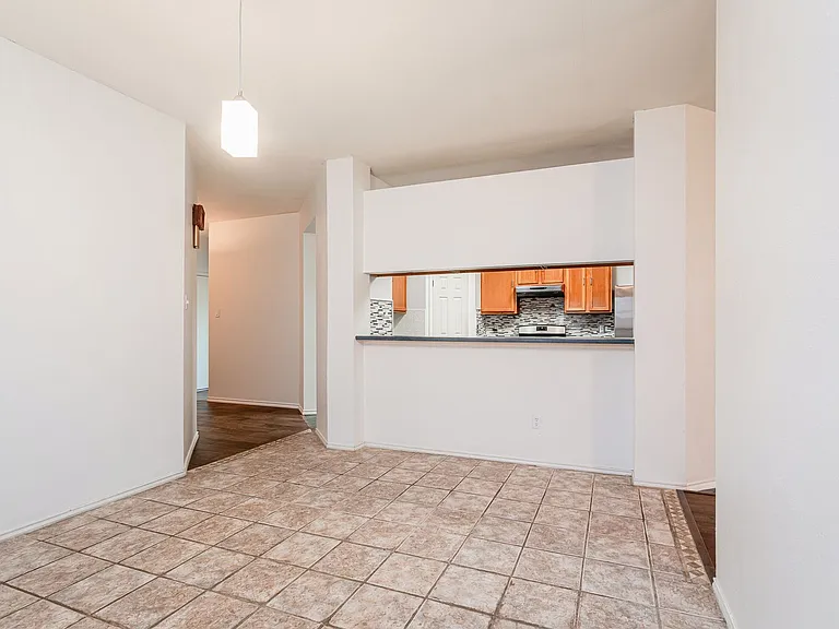 1235 Blackthorn Dr — Photo 6