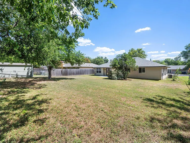 1100 Red Cliff Dr — Photo 35