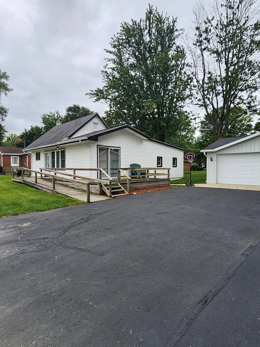 Building Photo - 52879 Lake Shore Dr