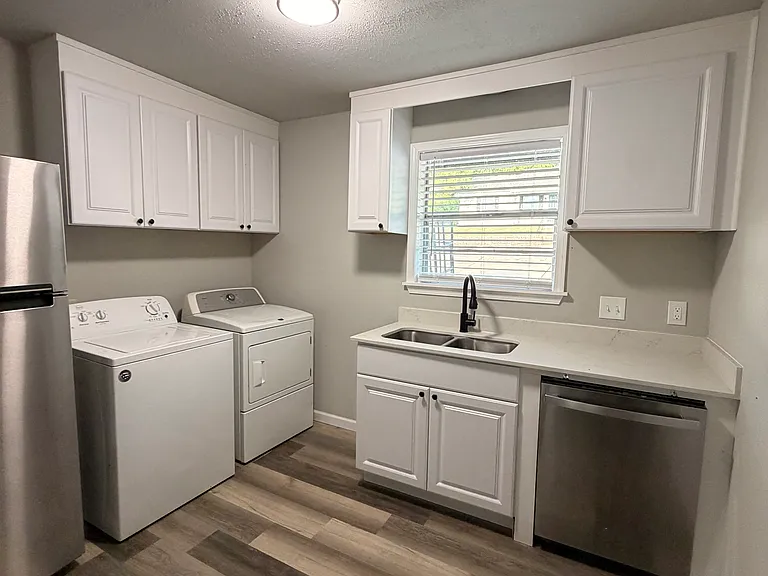 501 W Spruce St #501 — Photo 3