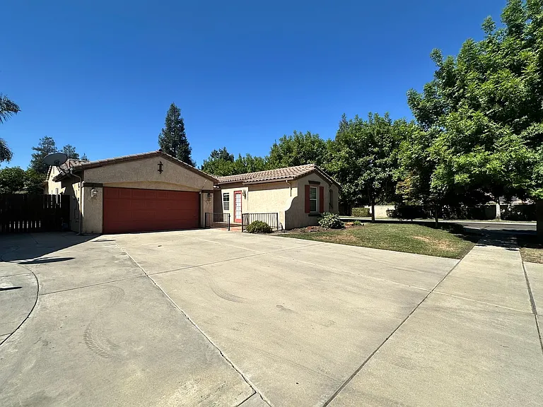 4441 W Elowin Ave — Photo 4