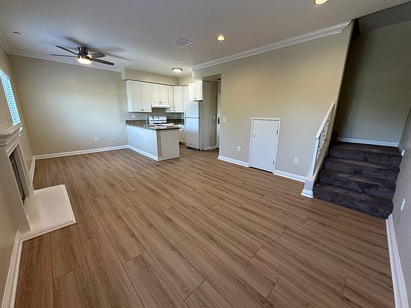 2nd image of 22651 Del Valle St APT 2