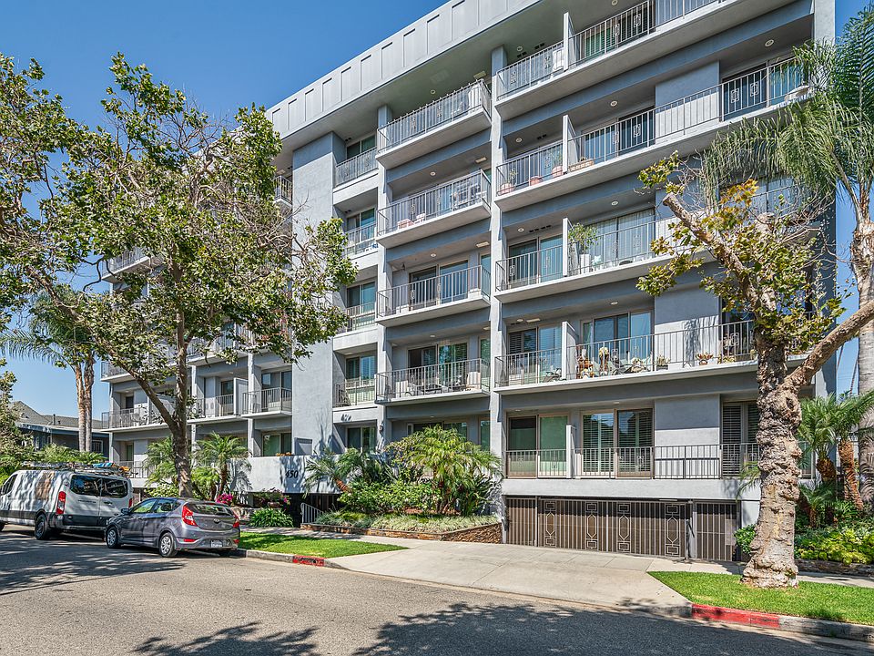 1st image of 450 S Maple Dr APT 104