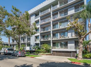450 S Maple Dr APT 104, Beverly Hills, CA 90212