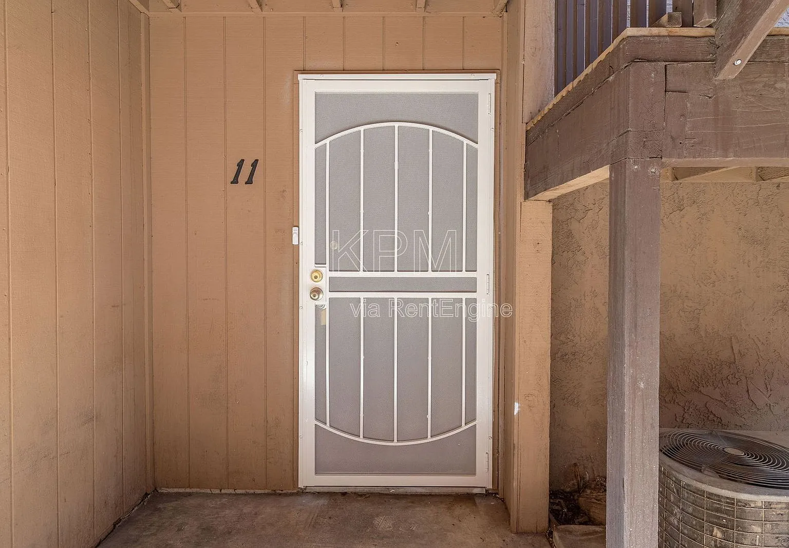 2 bed, 1.0 bath, 695 sqft, $1,545 — Photo 2