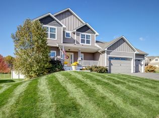 3206 Symphony Ct, Chaska, MN 55318