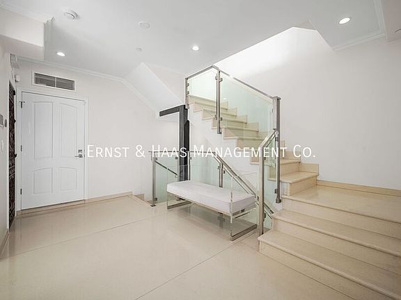 4th image of 1724 Bluff Pl