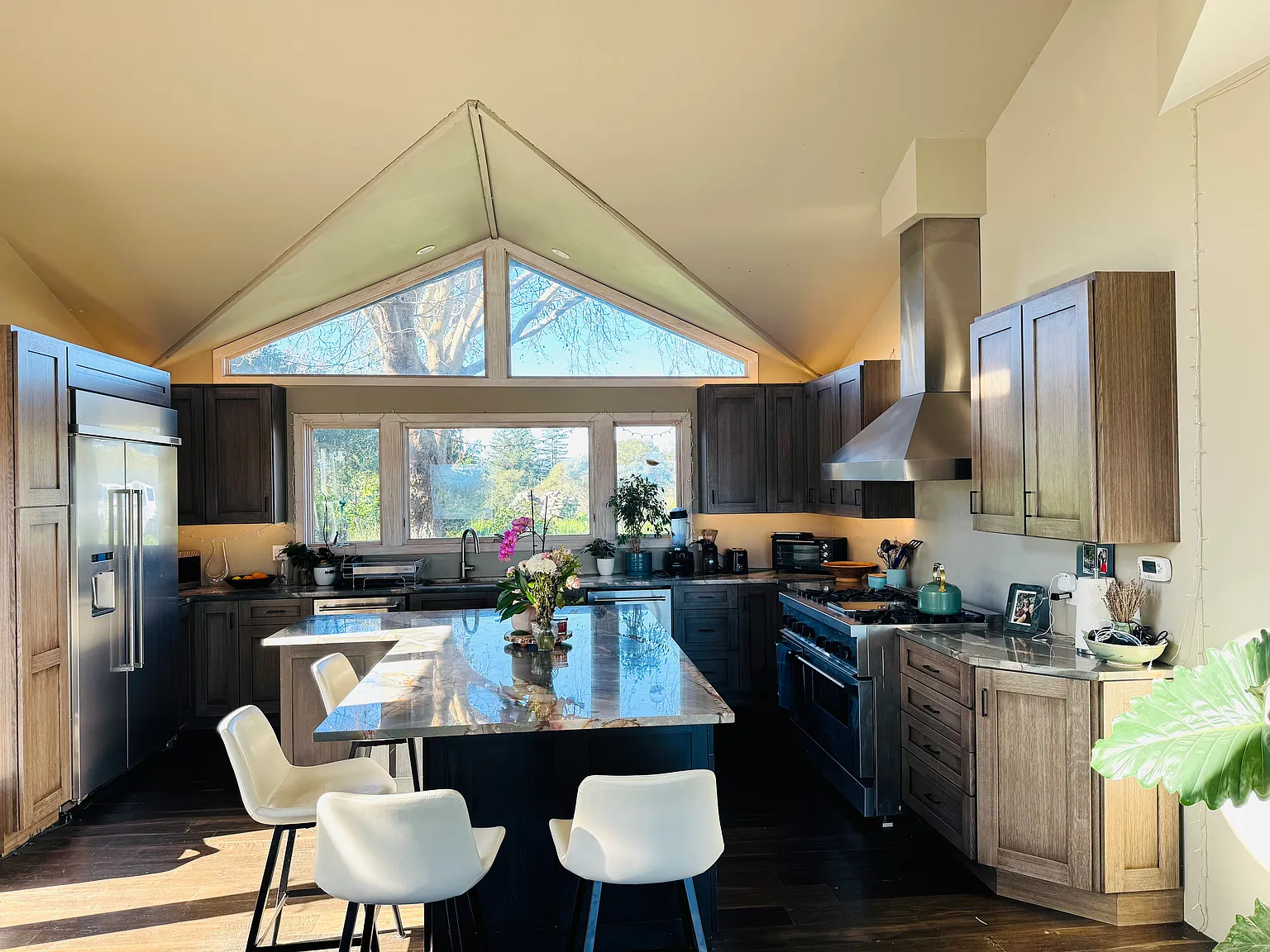 4 bed, 1800 sqft, $5,500 — Photo 3