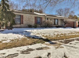 3003 Valley Brook Dr, Champaign, IL