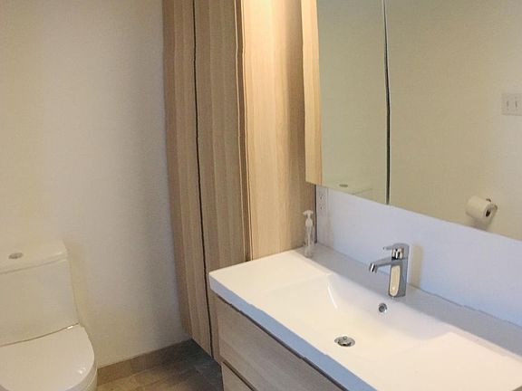 3rd image of 1637-39 Poplar St APT 2N