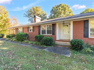 6356 Skylark Rd, Pfafftown, NC 27040