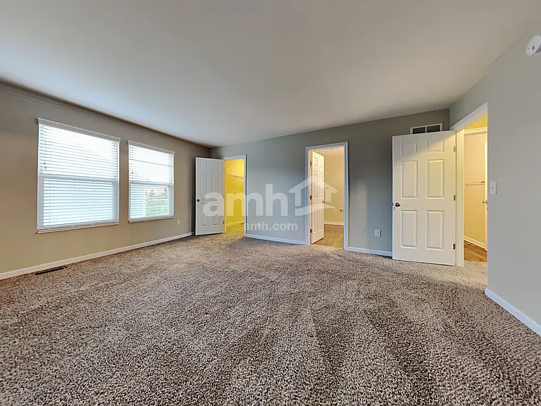 5454 Windsor Ct — Photo 14