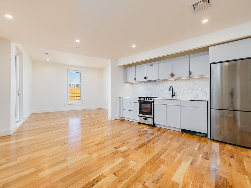 1st image of 33 Franklin St #603
