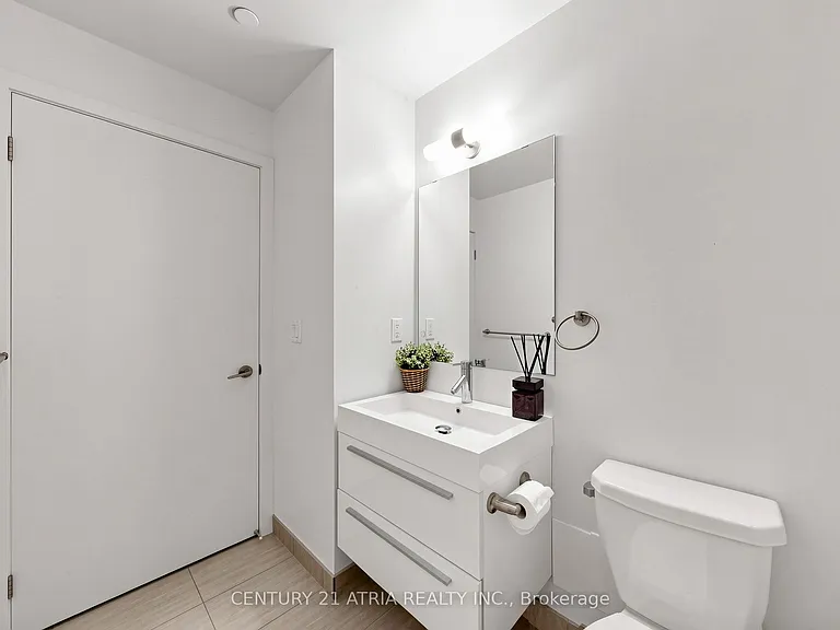 297 College St #910 — Photo 27