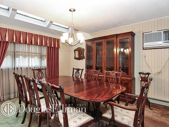 4th image of 50 Elizabeth Dr