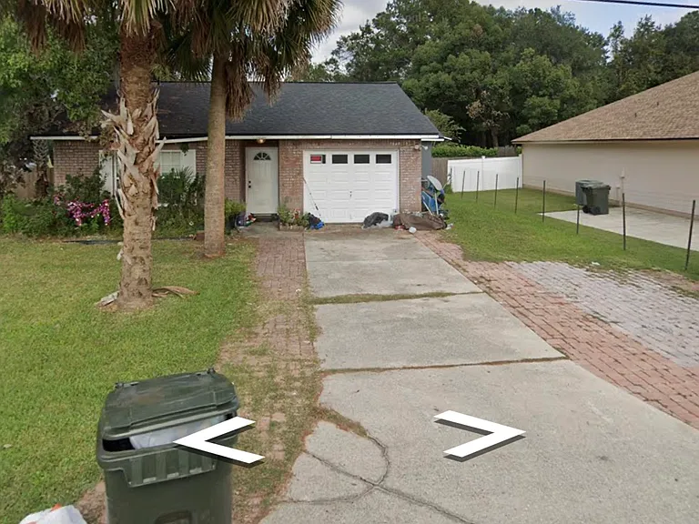 S Vermont Ave — Photo 2
