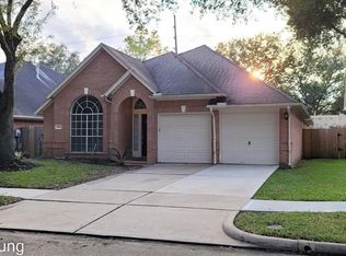 606 Calloway Dr, Sugar Land, TX 77479