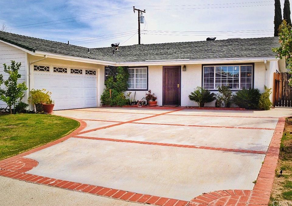 1st image of 27918 Tenda Dr