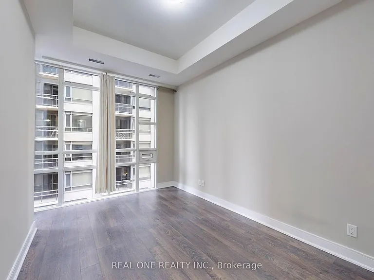 150 Main St W #613 — Photo 13