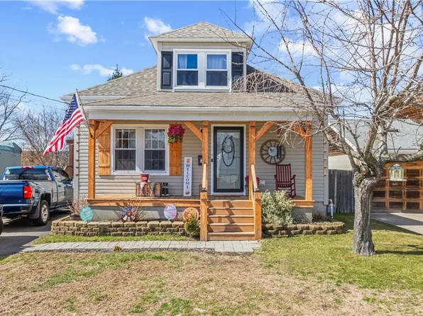 61 McAloon St, Pawtucket, RI 02861