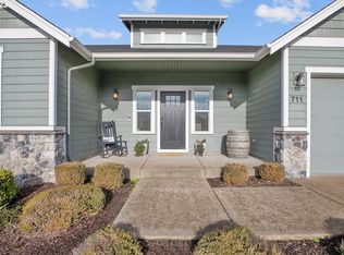 711 E McKinley St, Carlton, OR