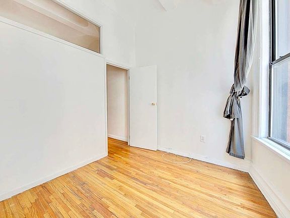 4th image of 220 Park Ave S APT 4E