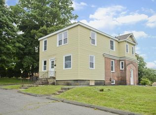 44 Ridgeway St, Holyoke, MA 01040