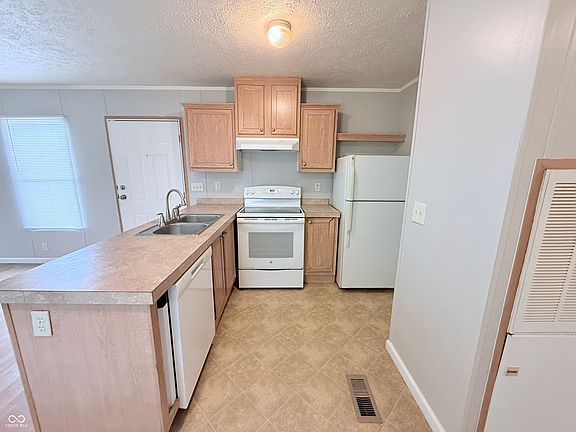 3rd image of 608 E Bard St