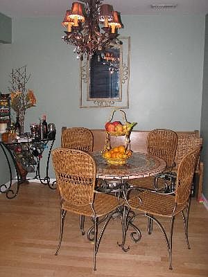 4th image of 1719 Lakecliffe Dr APT A