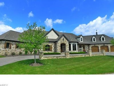 8320 Devon Ct, Chagrin Falls, OH, 44023