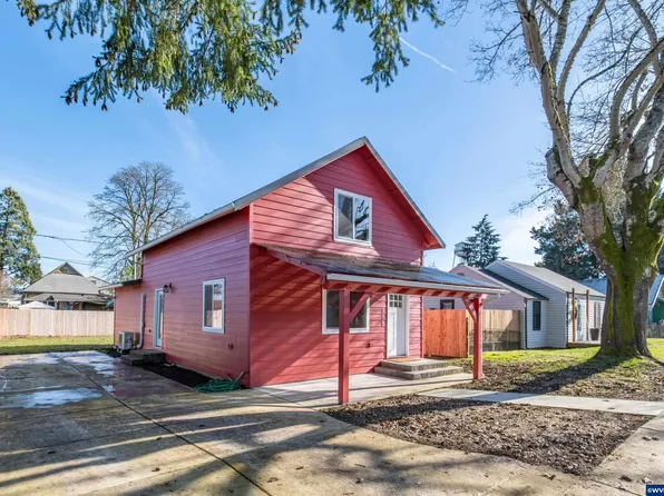 978 Holly St, Junction City, OR 97448