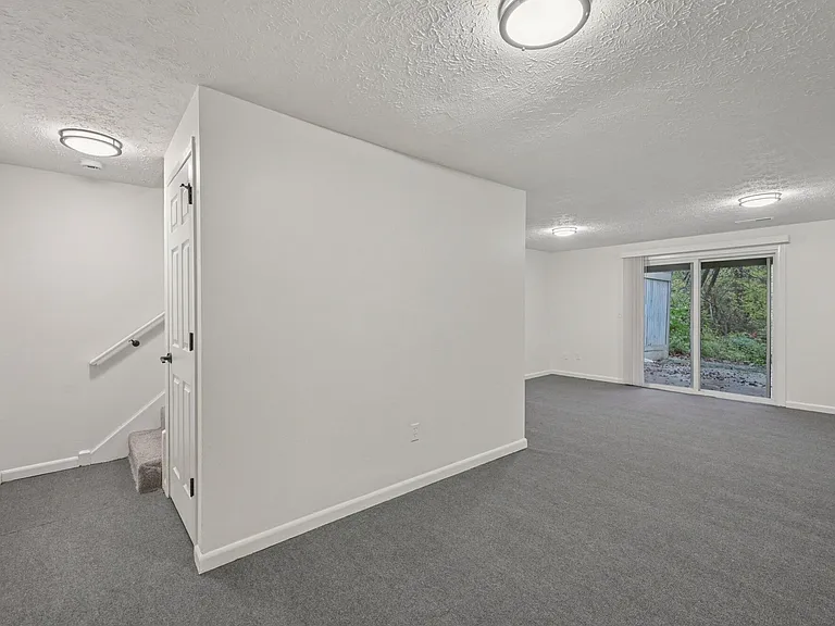 Pointe at Northern Woods — Photo 27