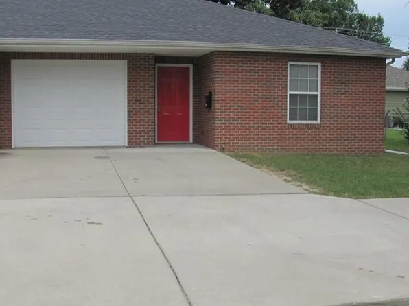209 N Pine