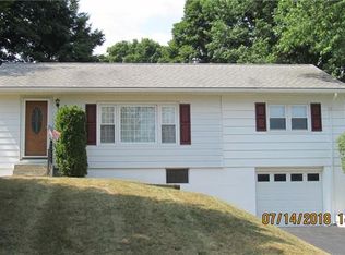 12 Birchwood Dr, New Windsor, NY 12553