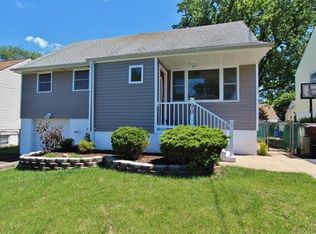 90 Swarthmore Ter, Metuchen, NJ 08840