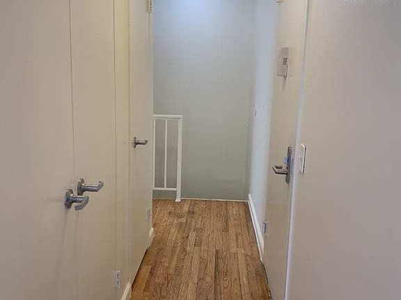 5th image of 2228 Crescent St APT 1F