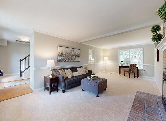 3rd image of 10314 Yorktown Ct