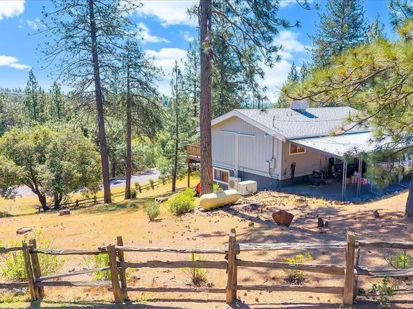 18510 Wawona Dr, Groveland, CA 95321