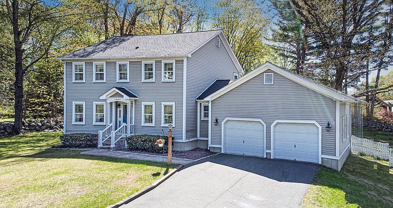 1st image of 15 Evergreen Rd