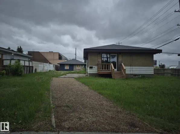 9859 67th Ave NW, Edmonton, AB T6E 0P3