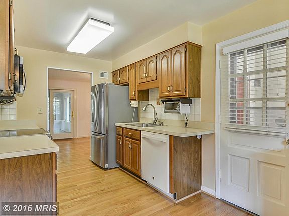 4th image of 7725 Dew Wood Dr