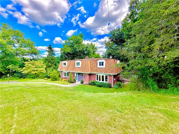 309 Highland Pines Dr, Pittsburgh, PA 15237