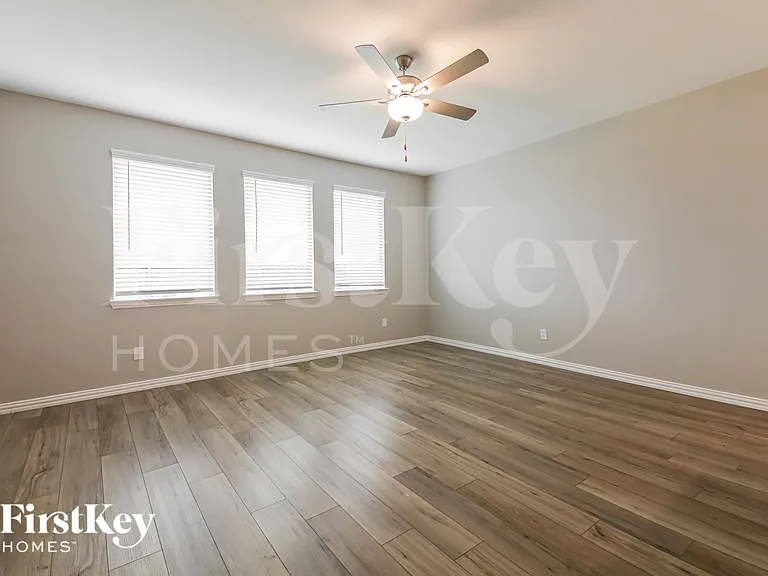 5217 Rockrose Ln — Photo 3