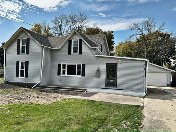 66 4th St NE, Badger, IA 50516