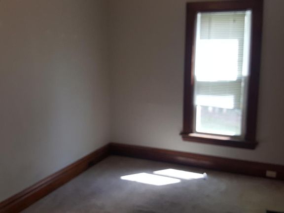 3rd image of 129 Page St NE