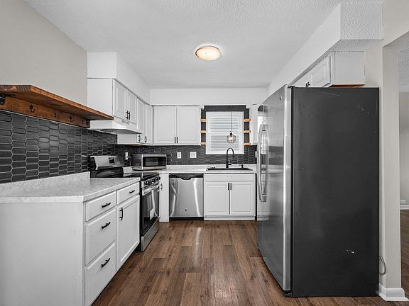 4th image of 615 Meadowview Dr